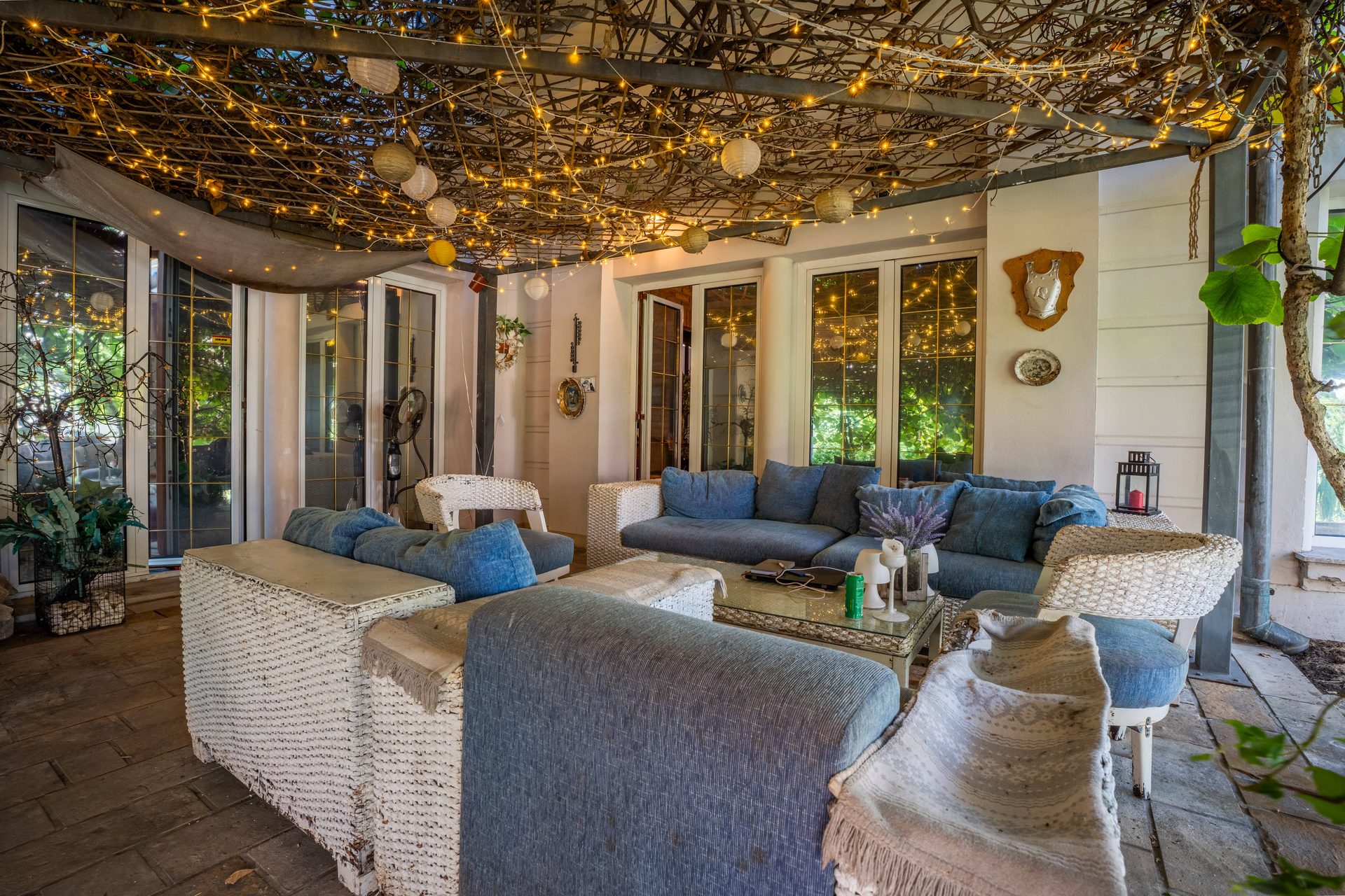 Natkrivena lounge terasa